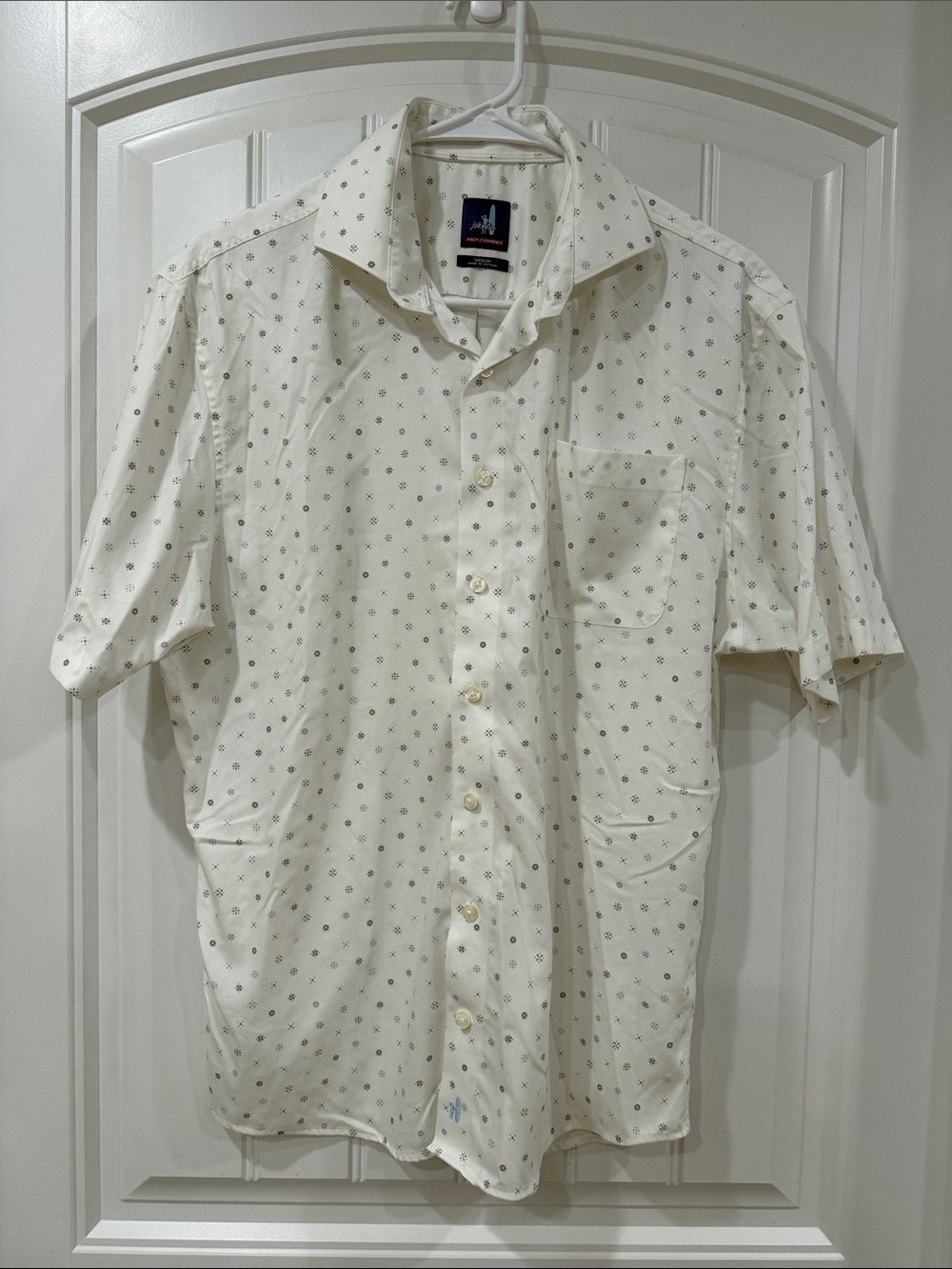 NWOT johnnie-O Prep-formance Short-Sleeve Cream Button-Down